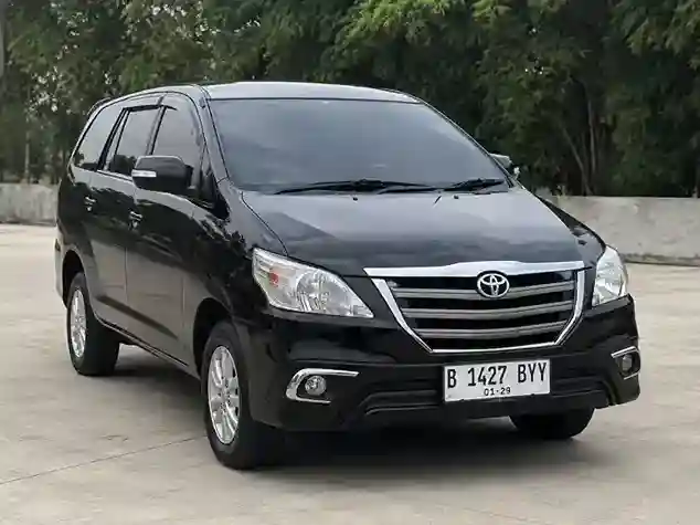 Toyota Innova Reborn - Sewa Innova Reborn Lombok Premium